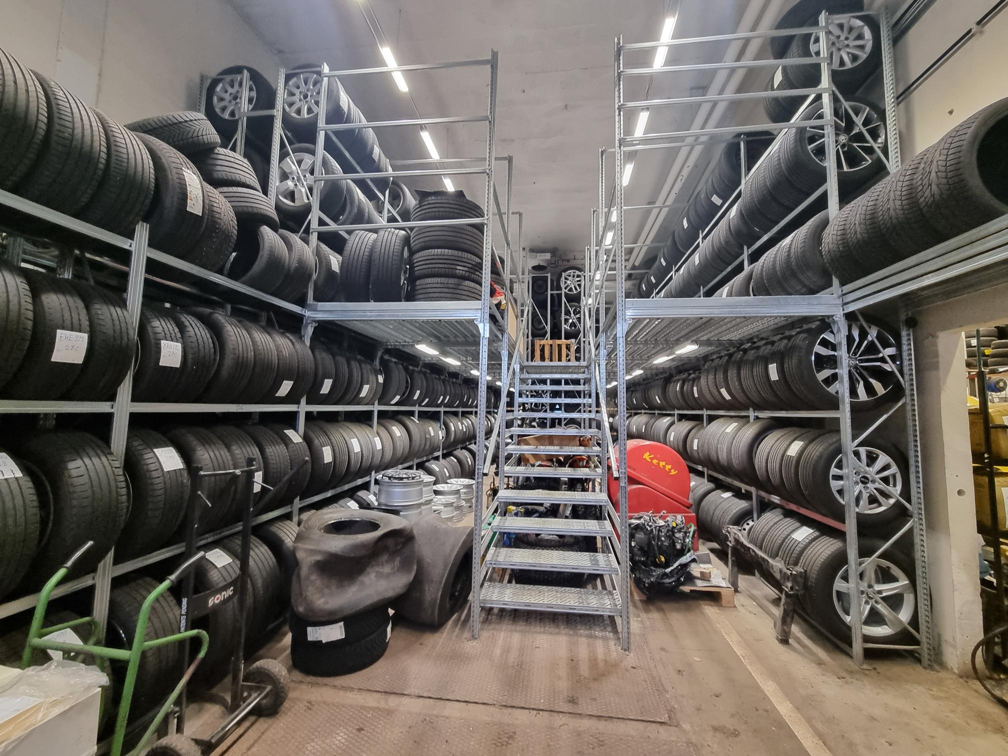 Däckförvaring hyllor